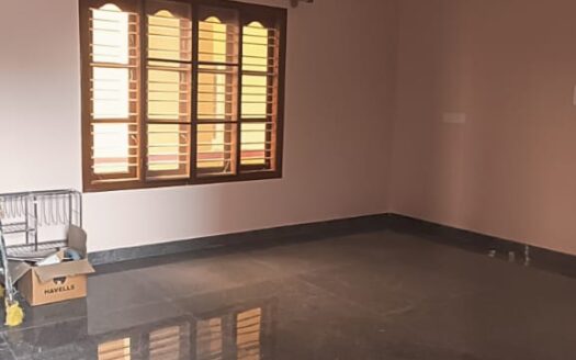 2BHK Builder Floor for Lease hall