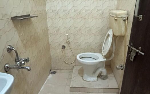 2BHK Buider Floor Lease Washroom