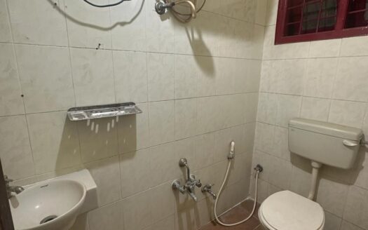 3BHK Builder Floor for Lease Washroom | Jones asset management