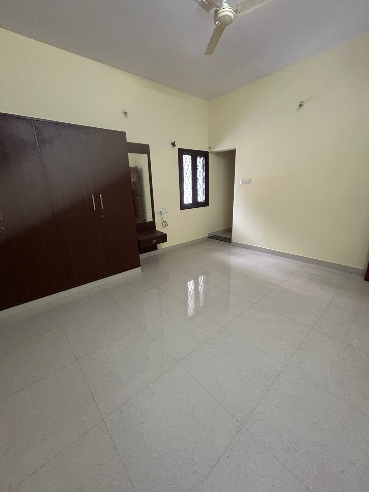 WhatsApp Image 2025-09-27 at 09.40.46_57680904