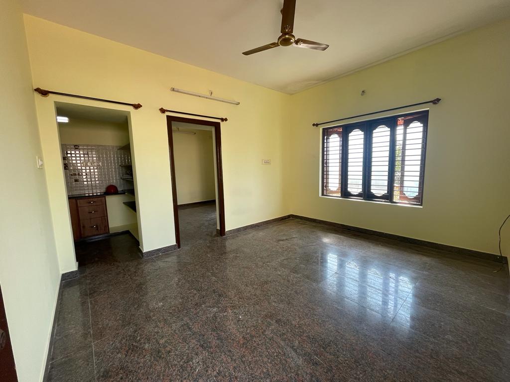 WhatsApp Image 2025-10-08 at 13.42.12_73332f93