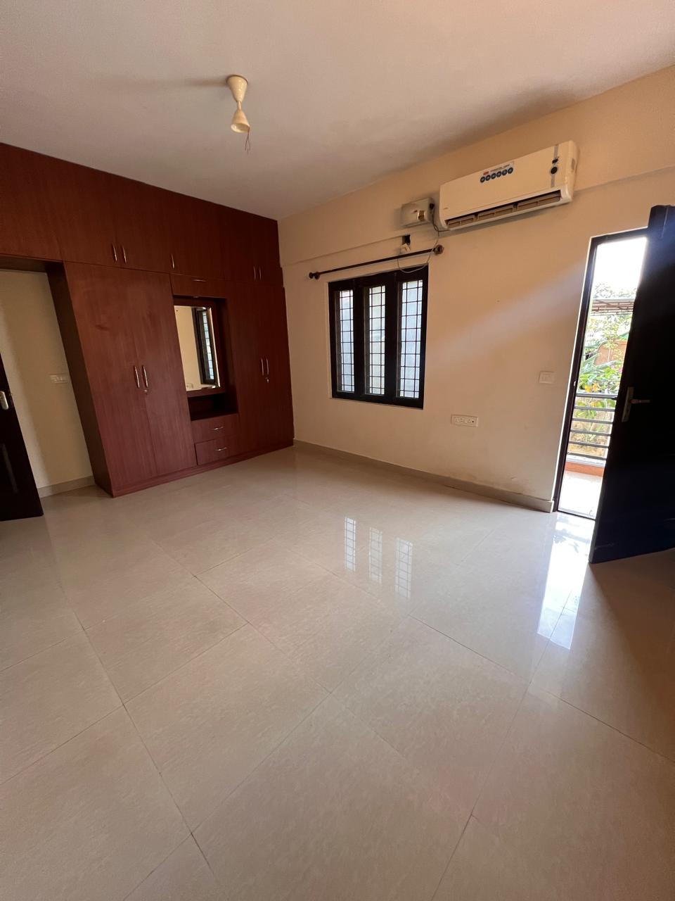 WhatsApp Image 2025-10-11 at 14.01.48_11710232