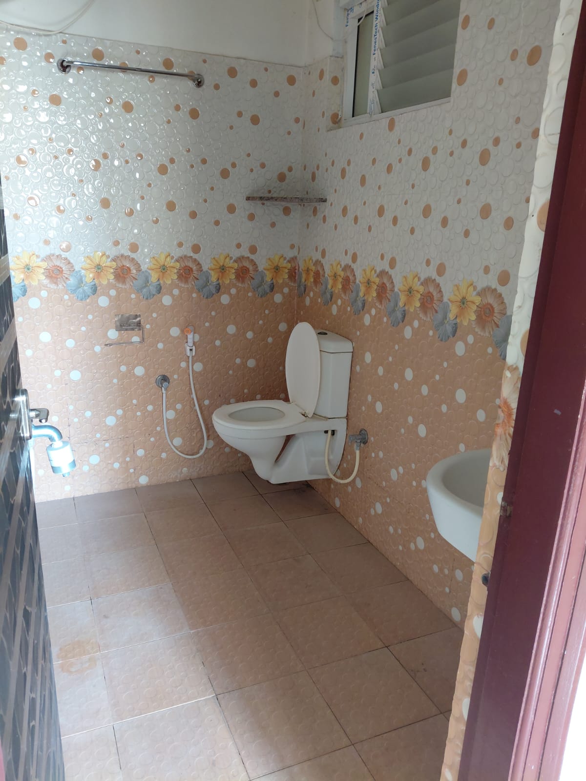 WhatsApp Image 2025-10-14 at 09.31.43_94a5af08