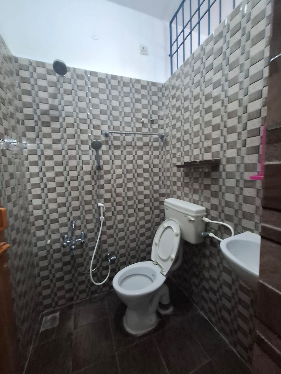 WhatsApp Image 2025-10-17 at 1.37.32 PM