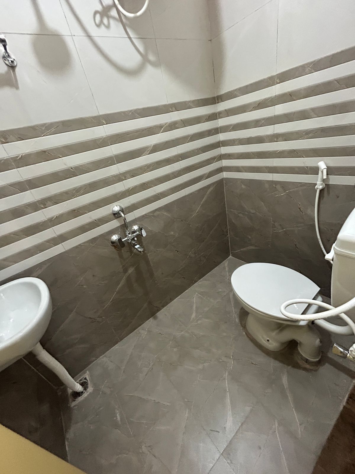 WhatsApp Image 2025-10-17 at 16.09.18_9086be8f