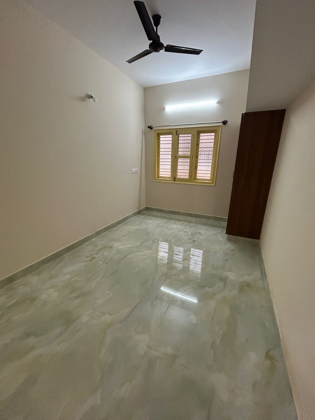 WhatsApp Image 2025-10-17 at 16.09.22_09aa79d8