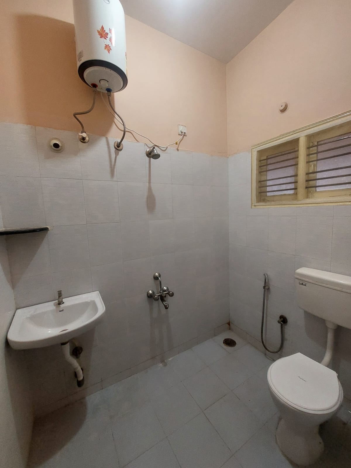 WhatsApp Image 2025-10-17 at 17.07.28_0a9c8bb5