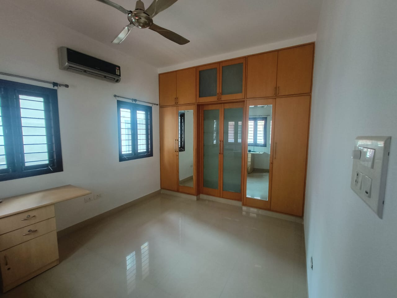 WhatsApp Image 2025-10-28 at 19.51.46_46deeea3