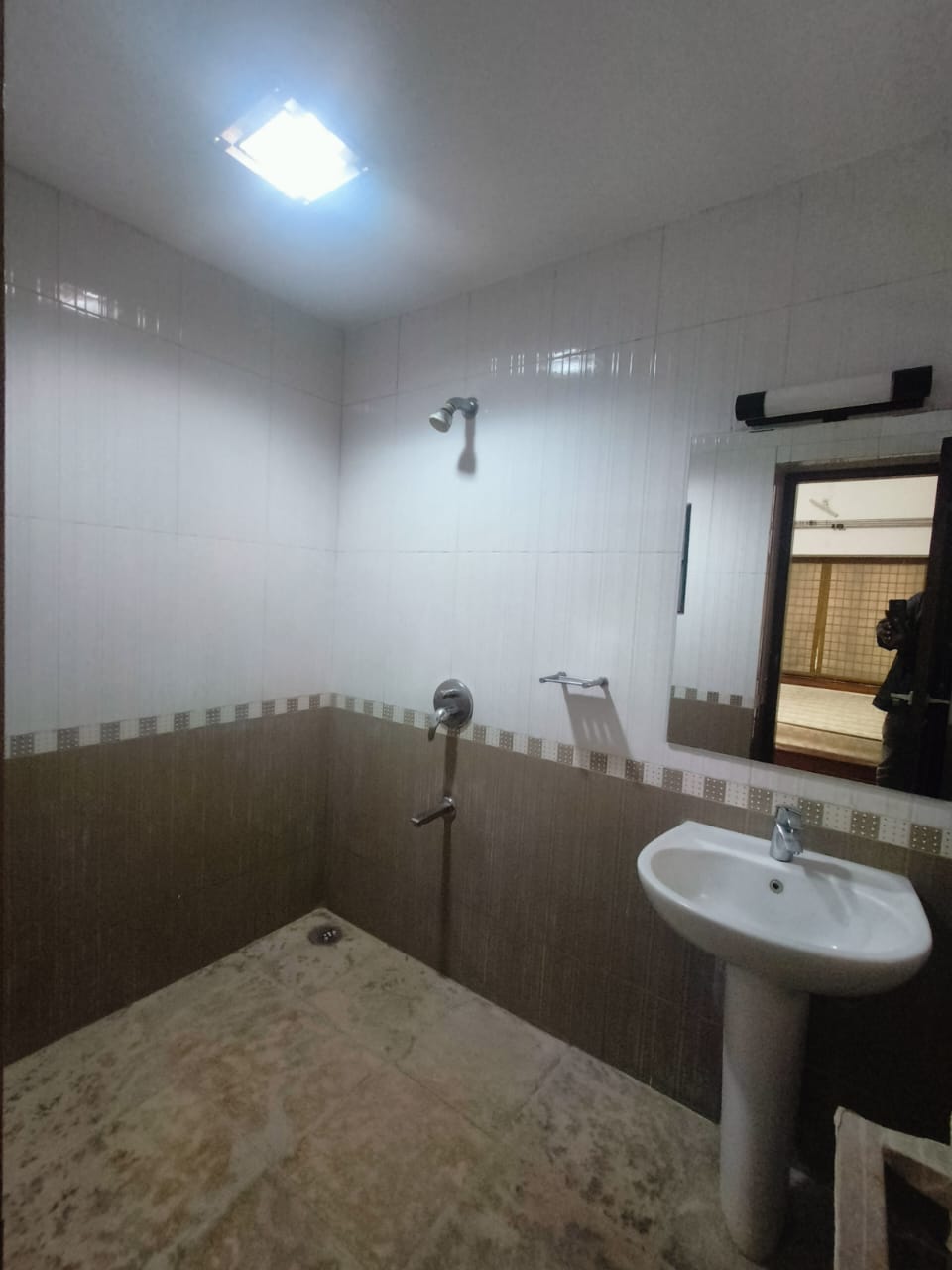 WhatsApp Image 2025-10-28 at 19.51.50_4e0c5925