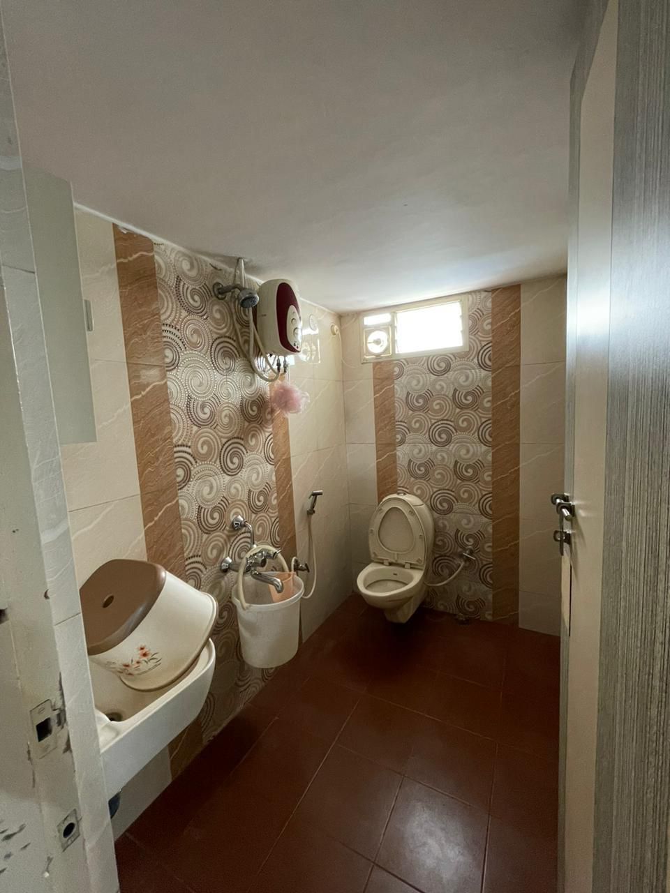 WhatsApp Image 2025-12-11 at 12.54.00_83651e9c